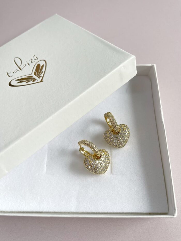 Argollas zirconias con dije corazón doradas - Imagen 2