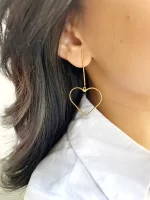 Arete largo corazón dorado - Imagen 2