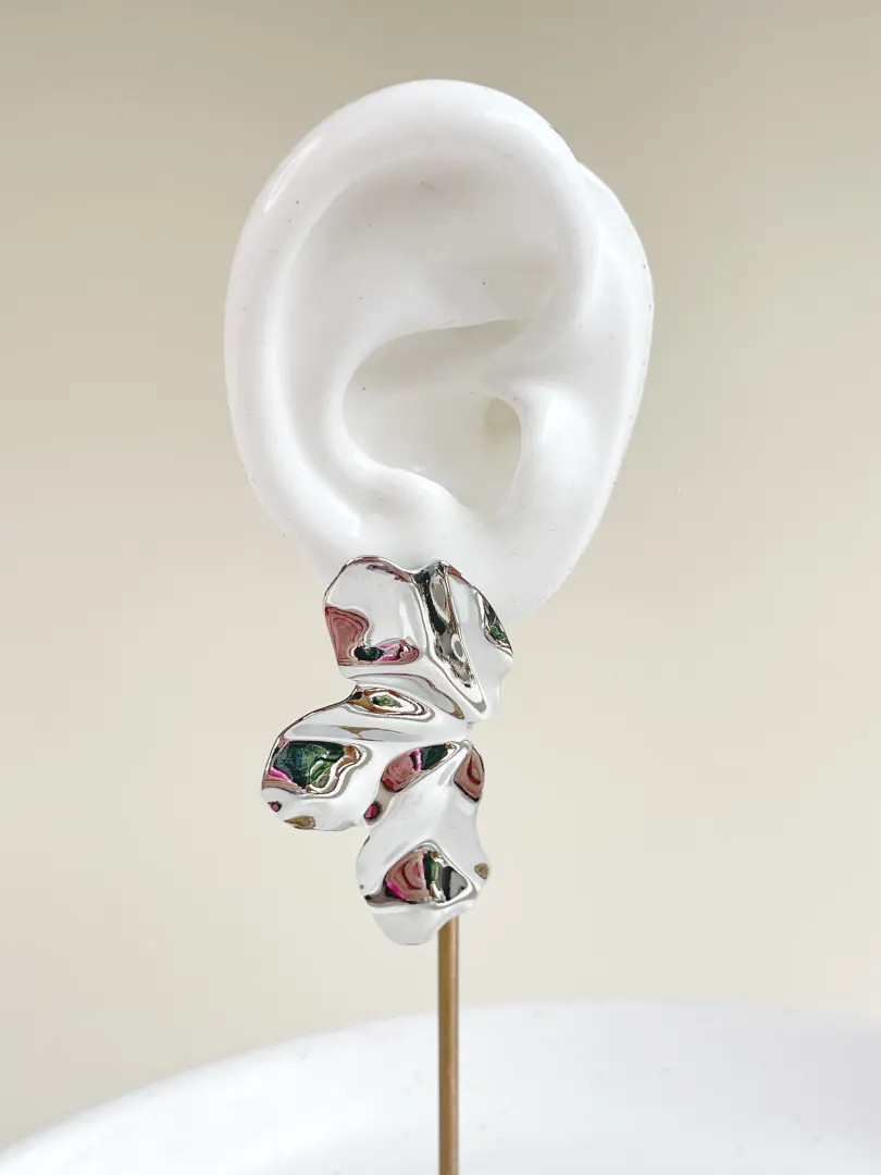 are33 B Aretes plateados media flor - Imagen 1