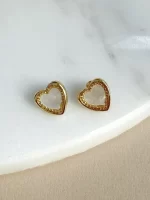 Arete corazón nácar mediano