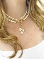 Collar triple de perlas