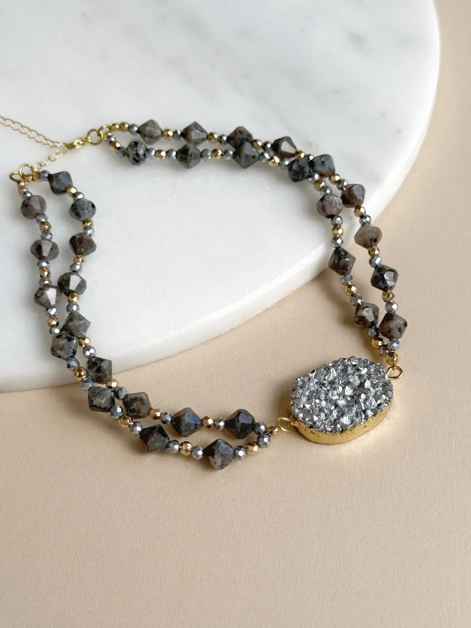 Collar/ choker drusa y cuarzo