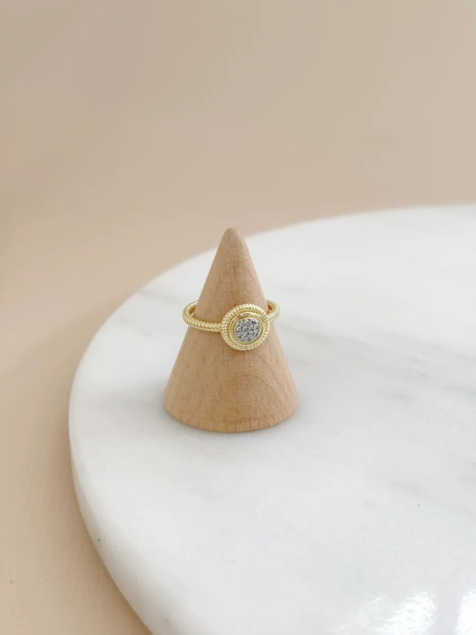 Anillo bitono circulo zirconia
