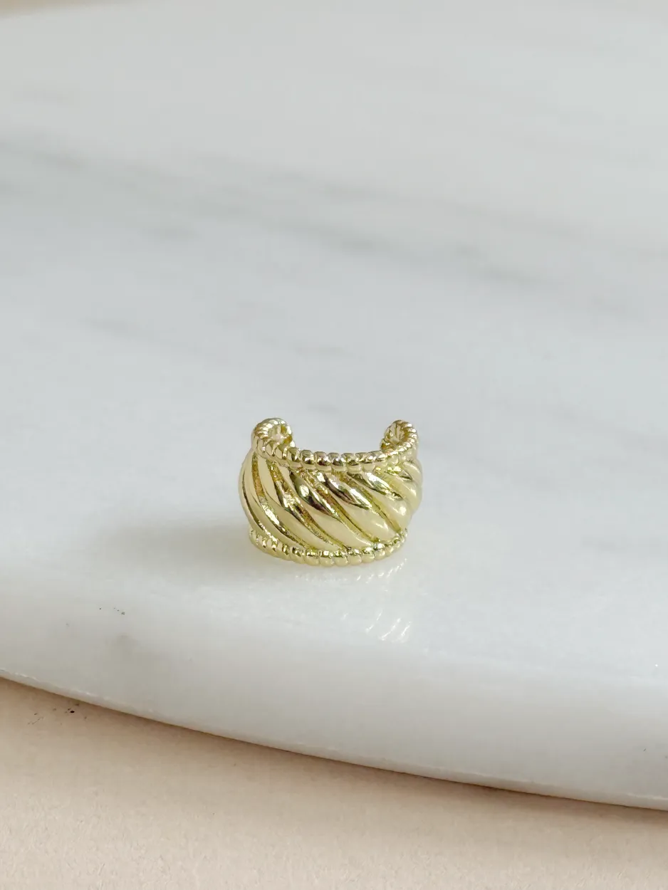 Earcuff grueso rayas dorado