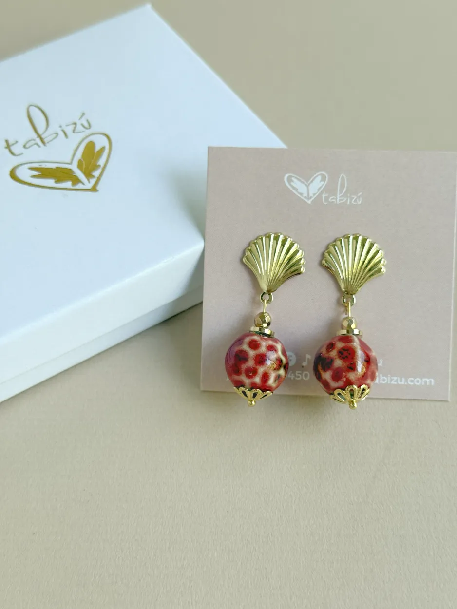 Arete cerámica roja con beige