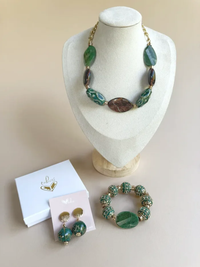 Collar ágatas verde esmeralda y cerámica - Imagen 3