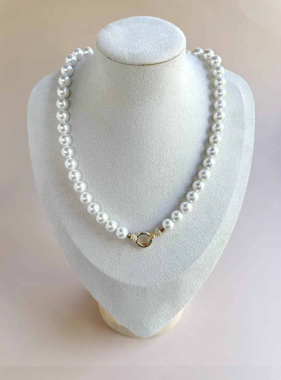Collar perla nácar cierre dorado